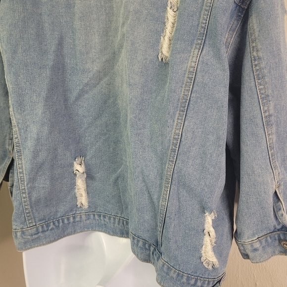 Light Wash Jean Jacket Women 3XL Ripped Detail Button Up - Picture 2 of 10